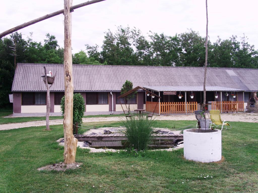 Sakaltanya Sorozo- Borozo Pihenohaz Hotel Venek Luaran gambar