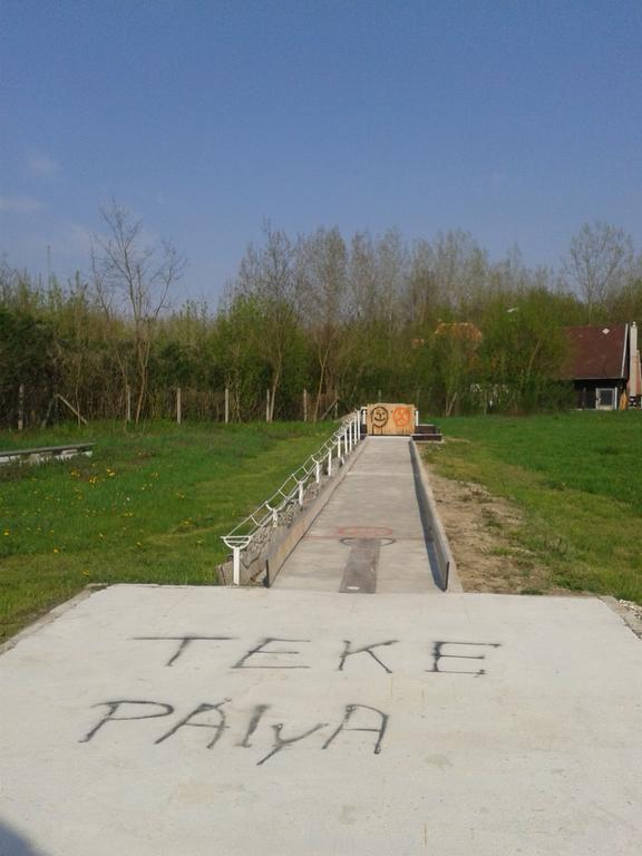 Sakaltanya Sorozo- Borozo Pihenohaz Hotel Venek Luaran gambar
